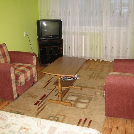 Apartment On Vasylya Chervoniya 67 Rivne Exterior photo
