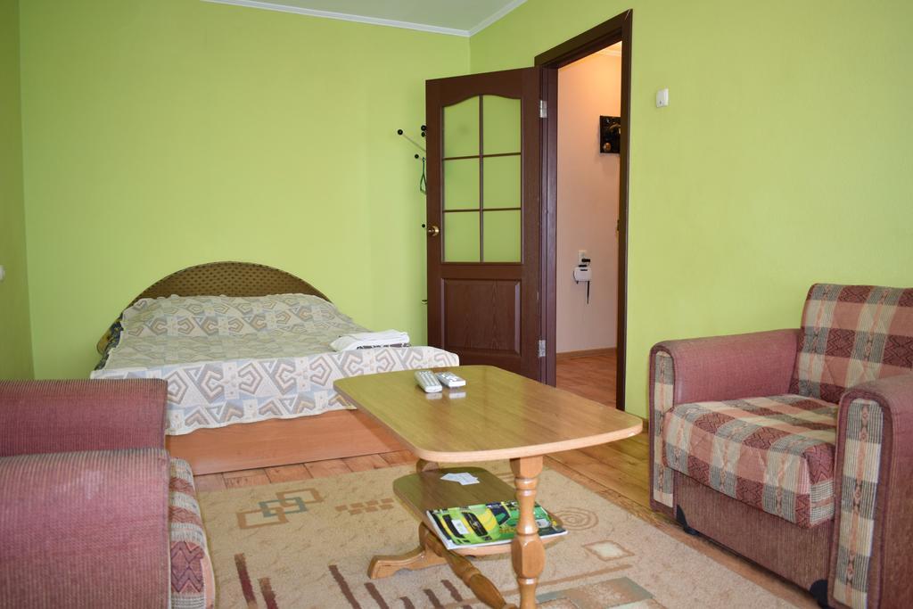 Apartment On Vasylya Chervoniya 67 Rivne Exterior photo
